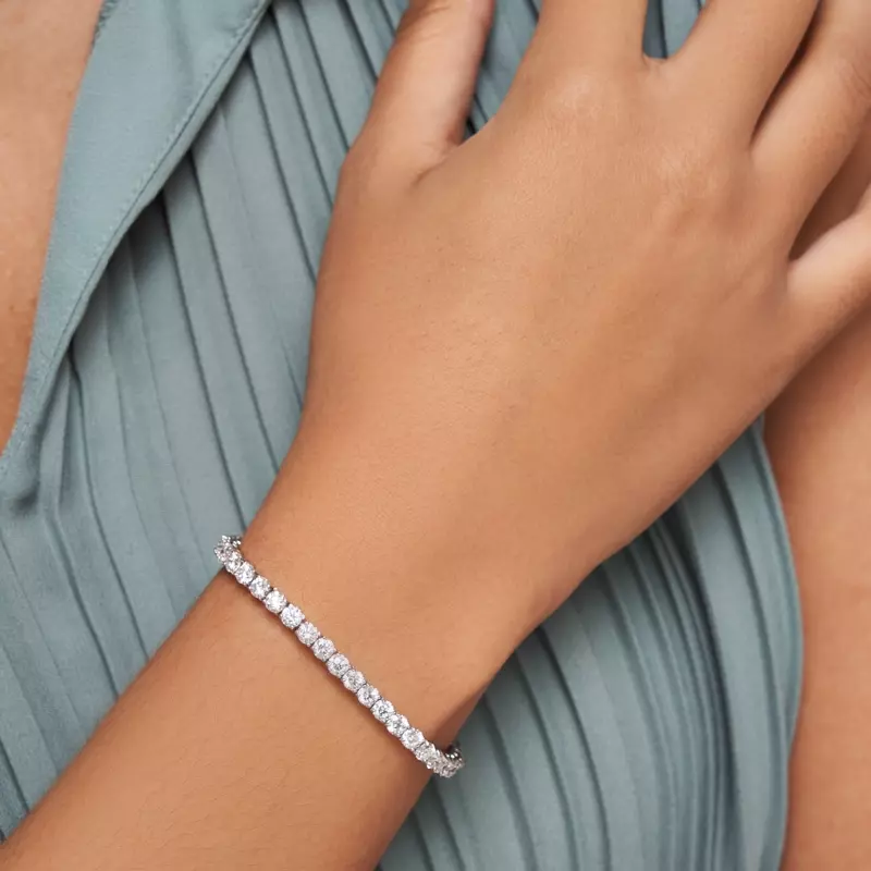 14K White Gold Four-Prong Diamond Tennis Bracelet (8 ct tw)